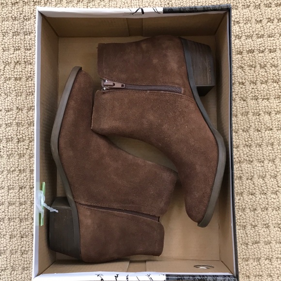 Kensie Gamal Suede Ankle Boot, Chocolate, 6.5 - Picture 4 of 6
